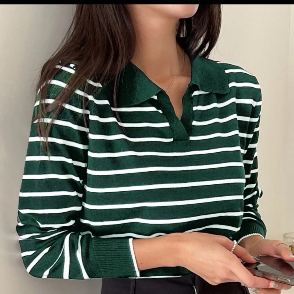 Striped Pattern Collared Sweater / Pullover